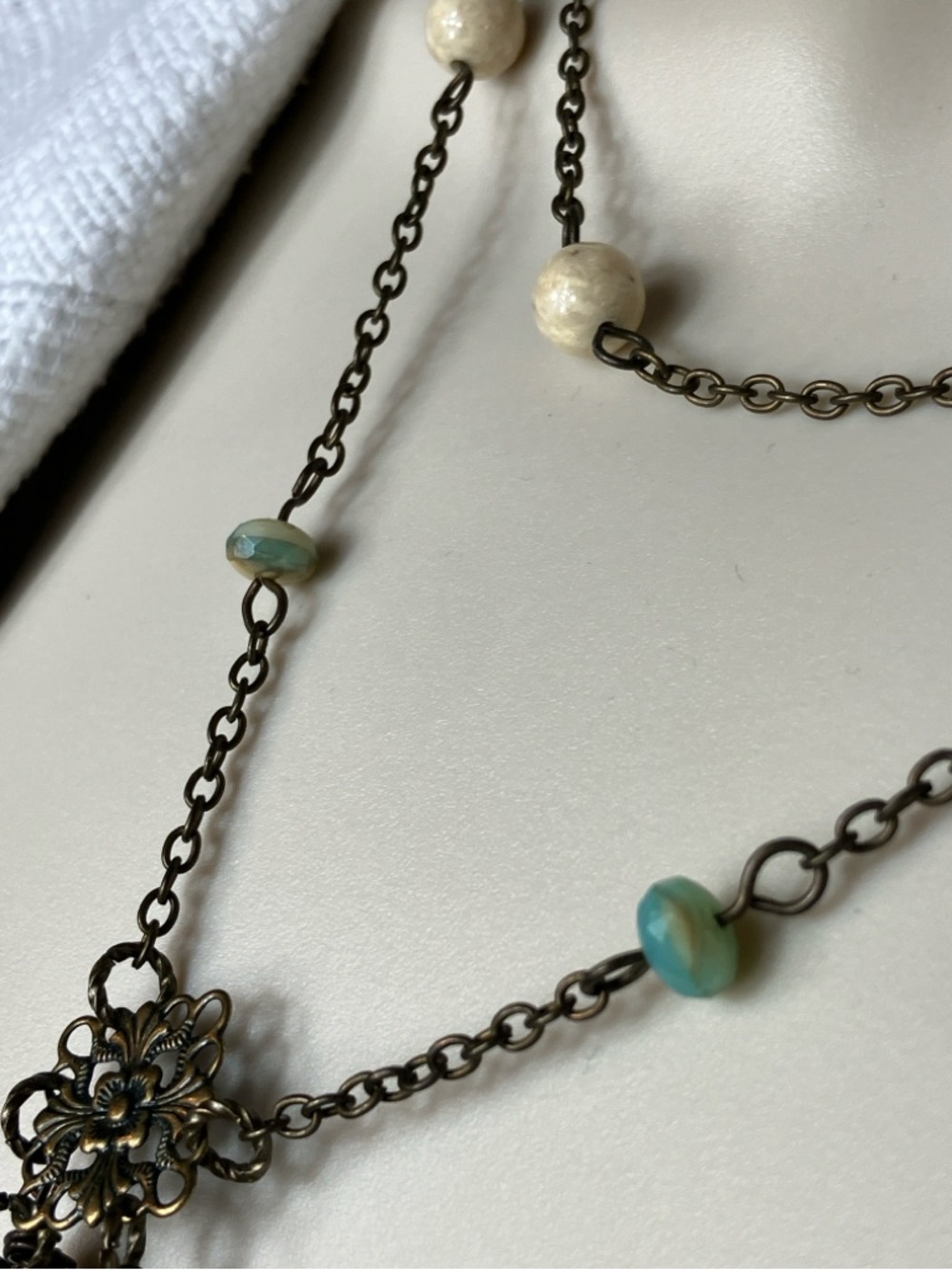 Unique Retro Floral Pendant Necklace w/Turquoise Beads and Bird detail - Picture 7 of 16